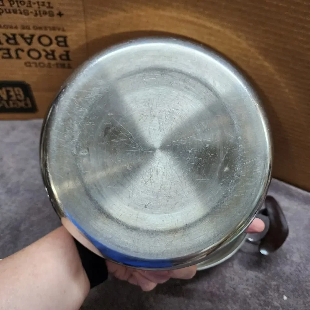 Various stainless steel pan, bowl and collapsible collinder Shlf
